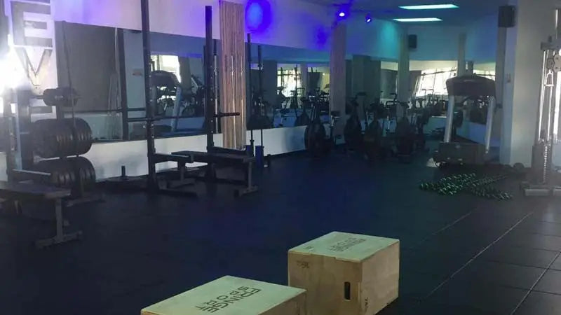 Professional-Hairdresser-to-Gym-Owner-Peter-talks-with-Chris-Leigh-Cortinaz-and-Aime-Estes-of-Level-Interval-Training Fringe Sport