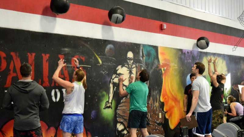 Eamon & Tim of Crossfit Pallas talk about their different personalities & backgrounds compliment their box partnership.
